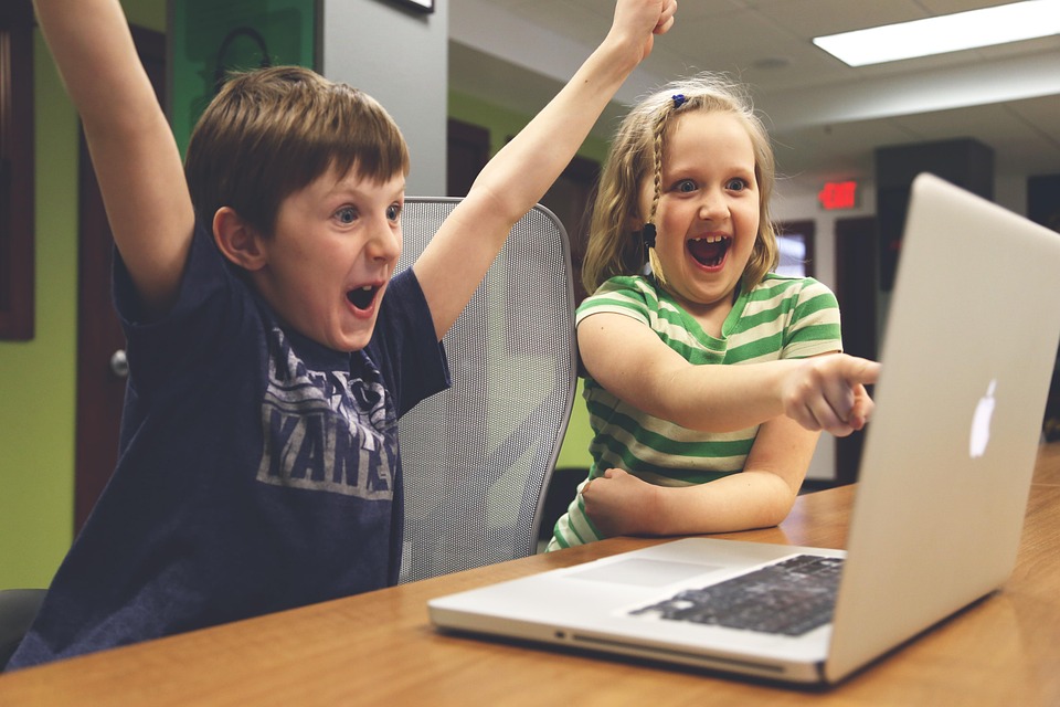 Canada Enacts Groundbreaking Legislation to Ban Social Media for Under-16s and Regulate AI Chatbots.