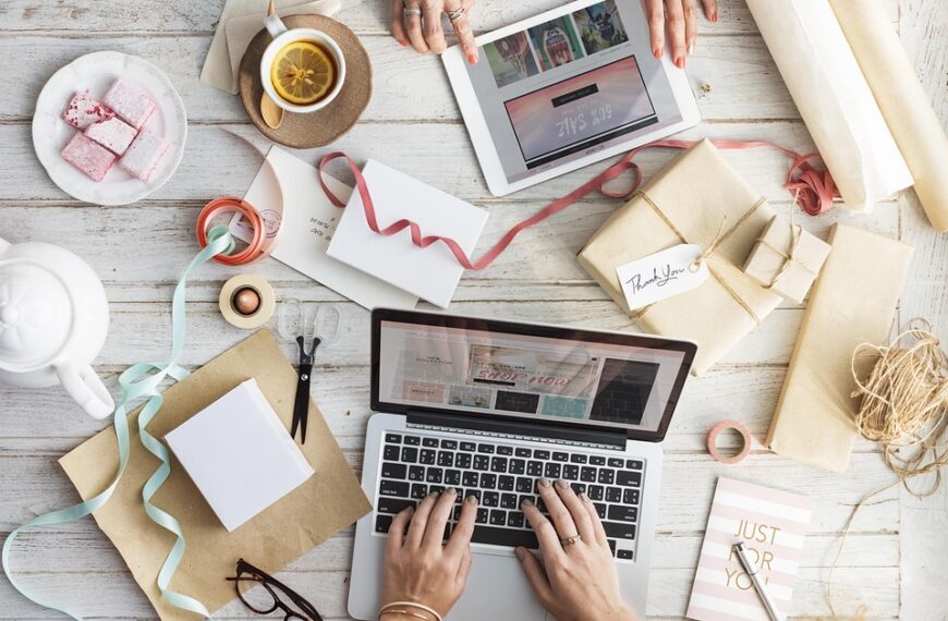 Urban Indian Youth Spends 120 Minutes on Social Media Daily, with Female Users Leading E-commerce Engagement: New Report Reveals