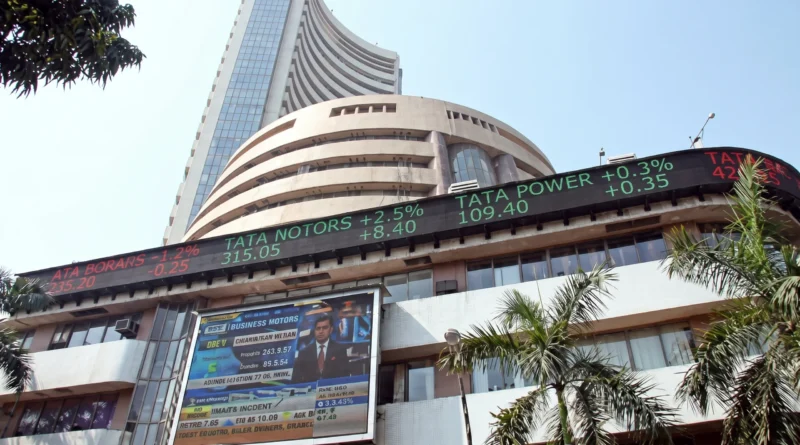 US Stocks Climb as Surprise Payrolls Decline Eases Rate-Hike Concerns: Dow Jones and Nasdaq Surge! - Stock Market